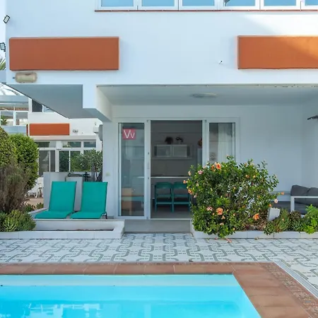 Con Terraza Y Piscina En Playa Del Ing *