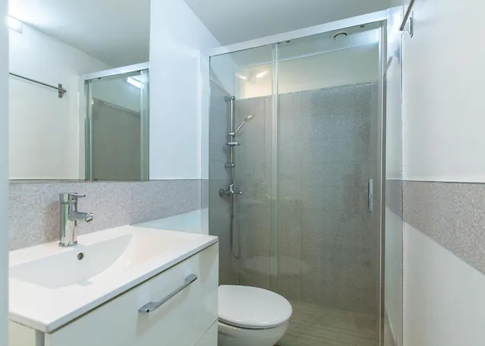 Con Terraza Y Piscina En Playa Del Ing *