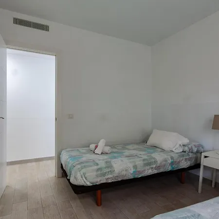 Apartamento Con Terraza Y Piscina En Playa Del Ing