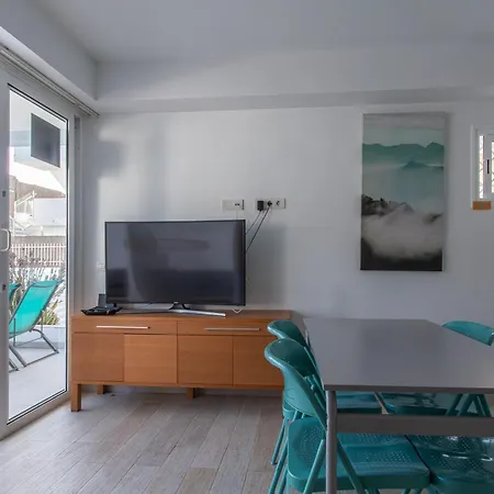 Apartamento Con Terraza Y Piscina En Playa Del Ing Playa del Inglés