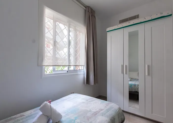 Con Terraza Y Piscina En Playa Del Ing *