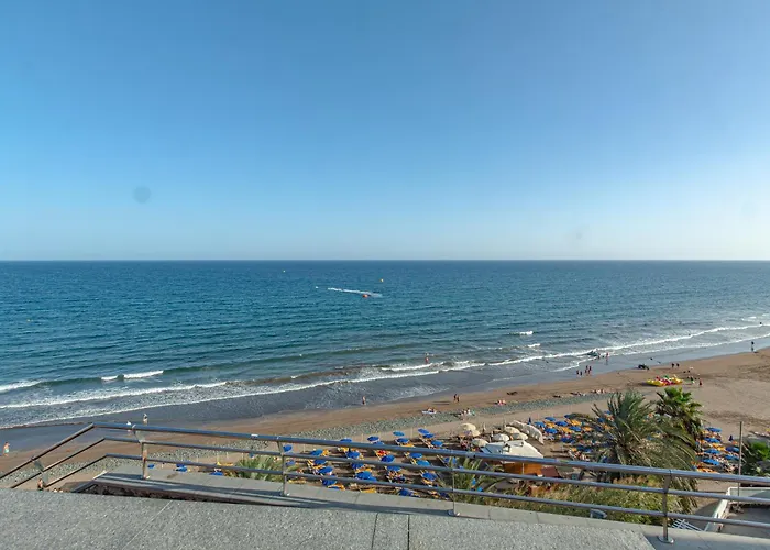 아파트 Con Terraza Y Piscina En Playa Del Ing