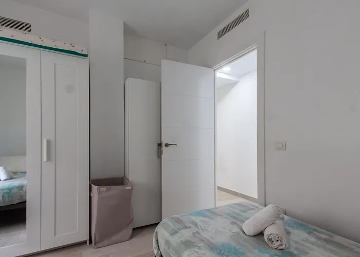 Con Terraza Y Piscina En Playa Del Ing 아파트 플라야 델 잉글스