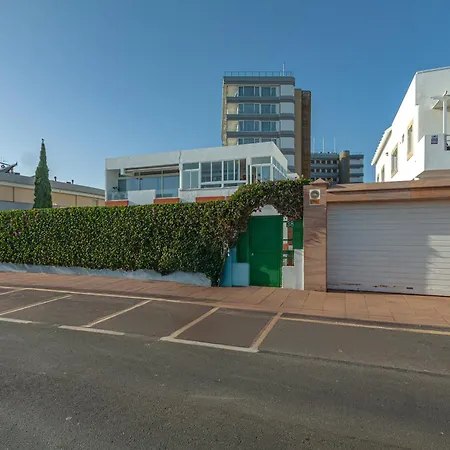Con Terraza Y Piscina En Playa Del Ing Playa del Inglés