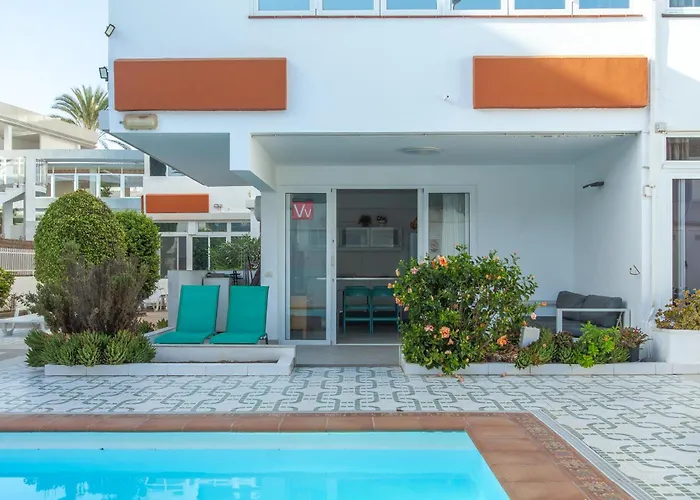 Con Terraza Y Piscina En Playa Del Ing *